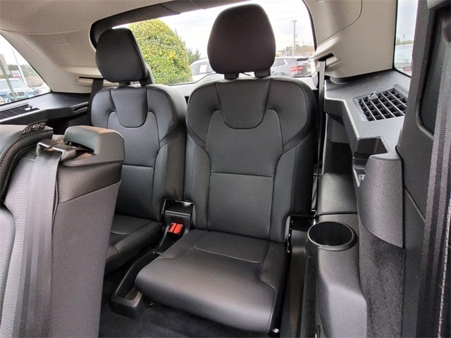 2021 Volvo XC90 T6 Momentum