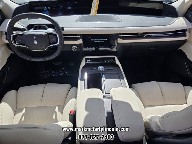 2027 Lincoln Navigator Premiere