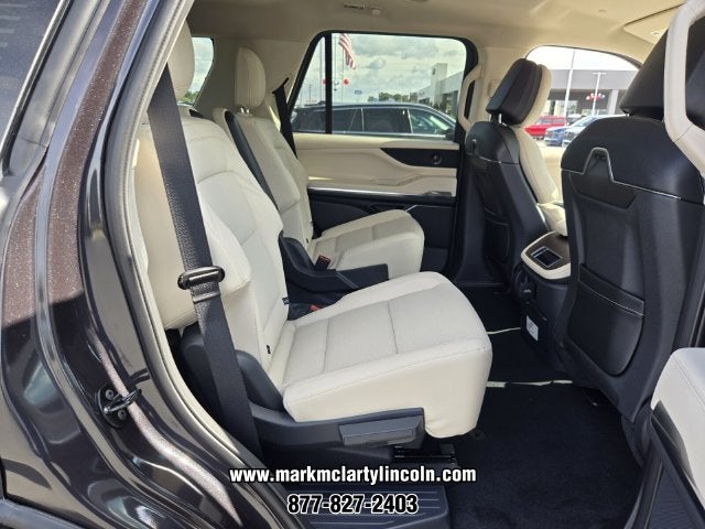 2027 Lincoln Navigator Premiere