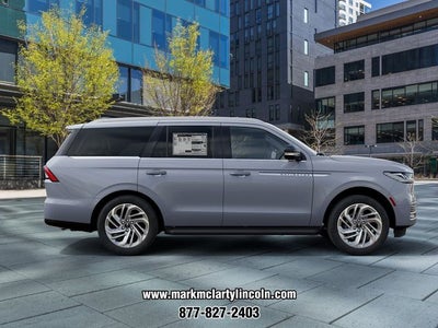 2027 Lincoln Navigator Premiere