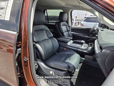 2027 Lincoln Navigator Premiere