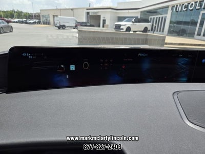 2027 Lincoln Navigator Premiere