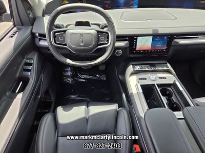 2027 Lincoln Navigator L Premiere