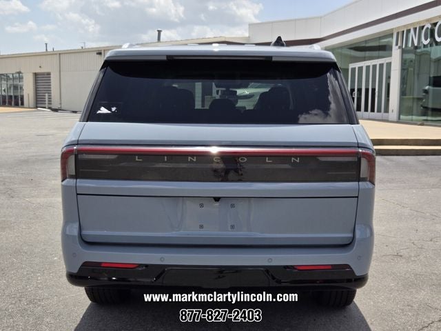 2027 Lincoln Navigator L Premiere