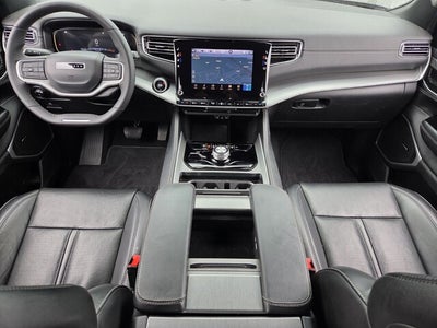 2025 Jeep Wagoneer Base