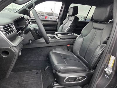 2025 Jeep Wagoneer Base