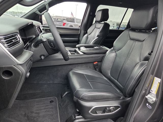 2025 Jeep Wagoneer Base