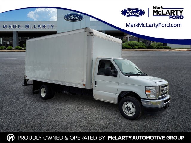 2025 Ford E-450SD Base DRW