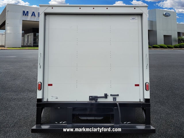 2025 Ford E-450SD Base DRW