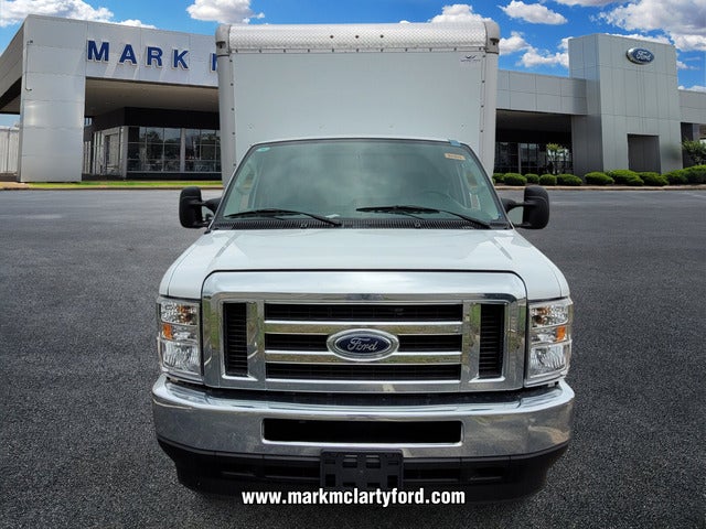 2025 Ford E-450SD Base DRW