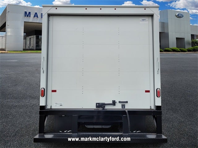 2025 Ford E-450SD Base DRW