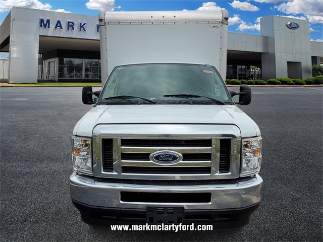 2025 Ford E-450SD Base DRW