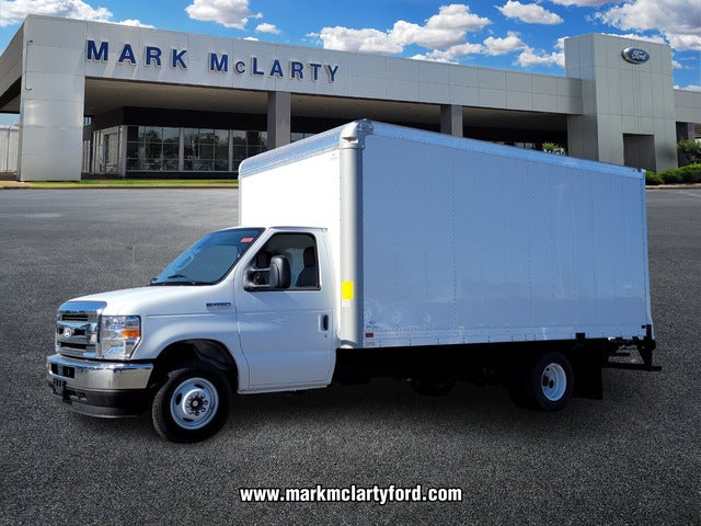 2026 Ford E-450SD Base DRW