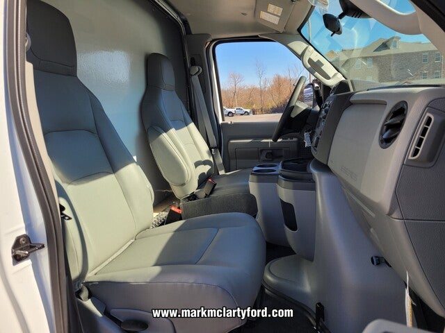 2026 Ford E-450SD Base DRW