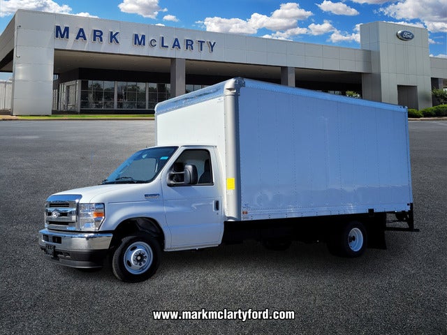 2026 Ford E-450SD Base DRW