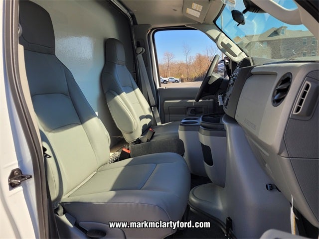 2026 Ford E-450SD Base DRW