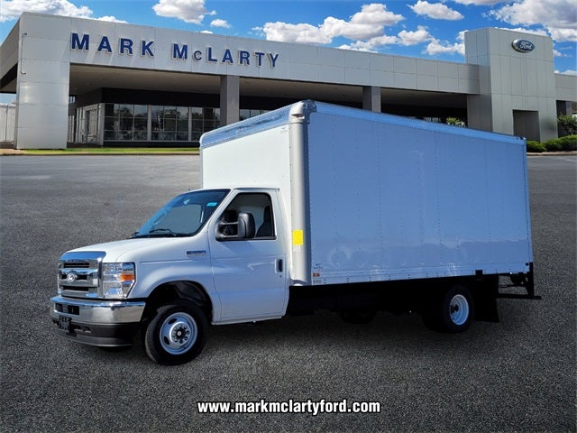 2026 Ford E-450SD Base DRW