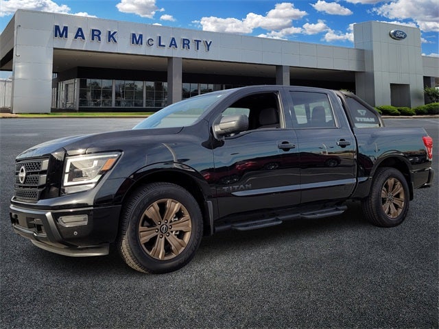 2024 Nissan Titan SV