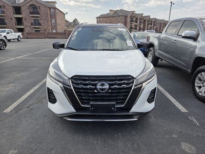 2023 Nissan Kicks SR