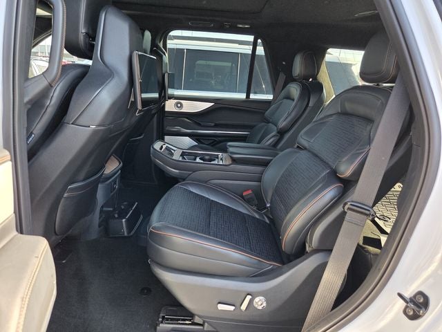 2025 Lincoln Navigator Black Label