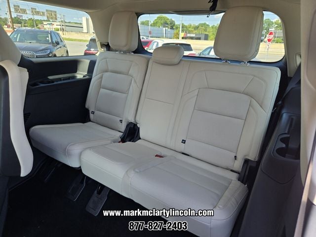 2027 Lincoln Navigator Premiere