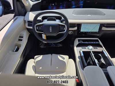 2027 Lincoln Navigator Premiere