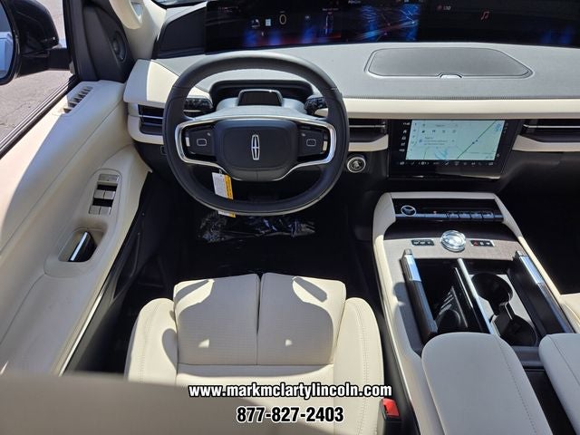 2027 Lincoln Navigator Premiere