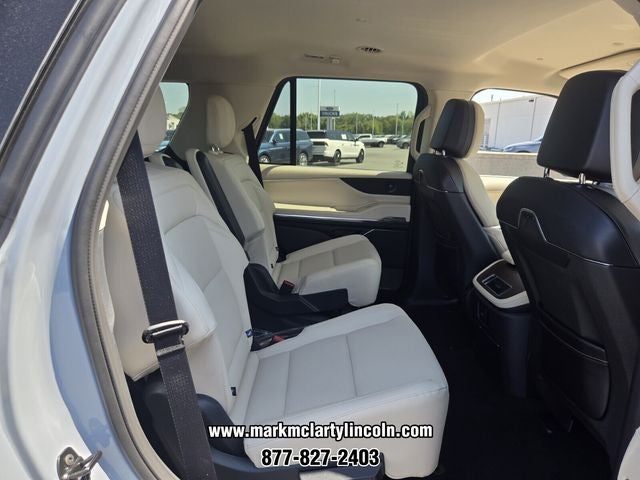 2027 Lincoln Navigator Premiere