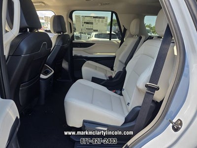 2027 Lincoln Navigator Premiere
