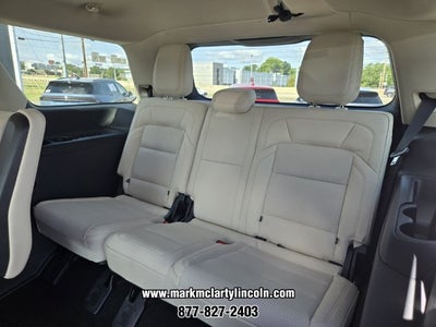 2027 Lincoln Navigator Premiere