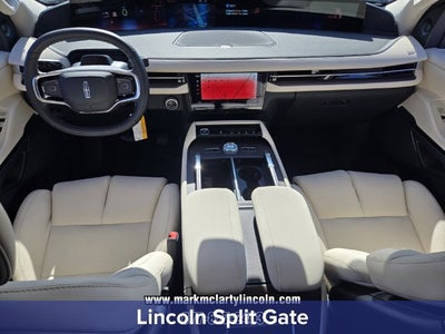 2027 Lincoln Navigator Premiere