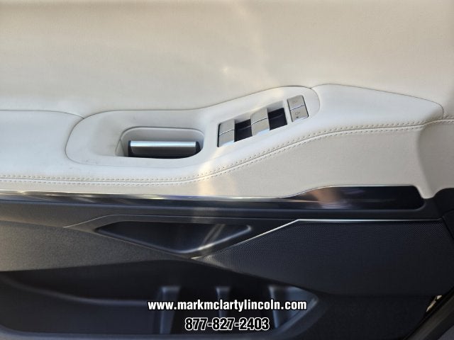 2027 Lincoln Navigator Premiere