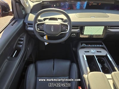 2027 Lincoln Navigator Premiere