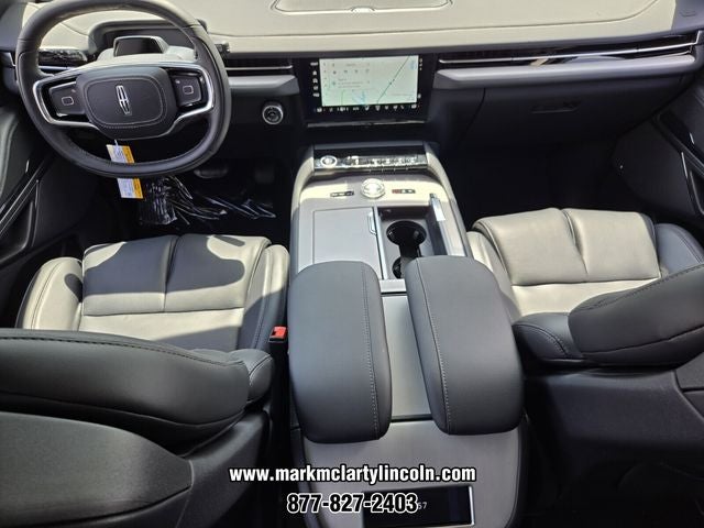 2027 Lincoln Navigator Premiere