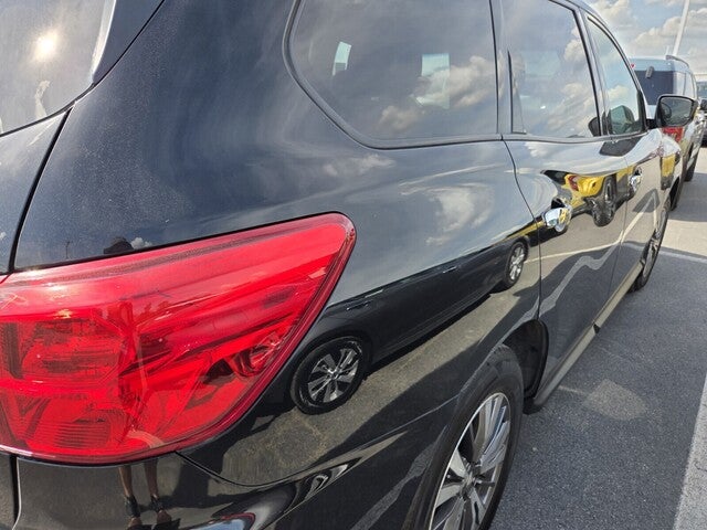 2019 Nissan Pathfinder SV