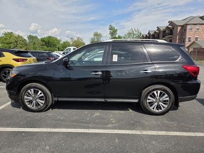 2019 Nissan Pathfinder SV