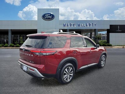 2024 Nissan Pathfinder SL