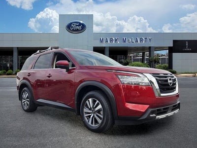 2024 Nissan Pathfinder SL