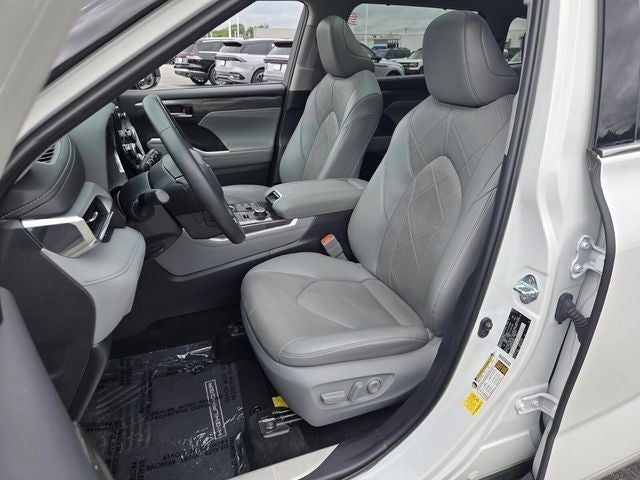 2023 Toyota Highlander Platinum