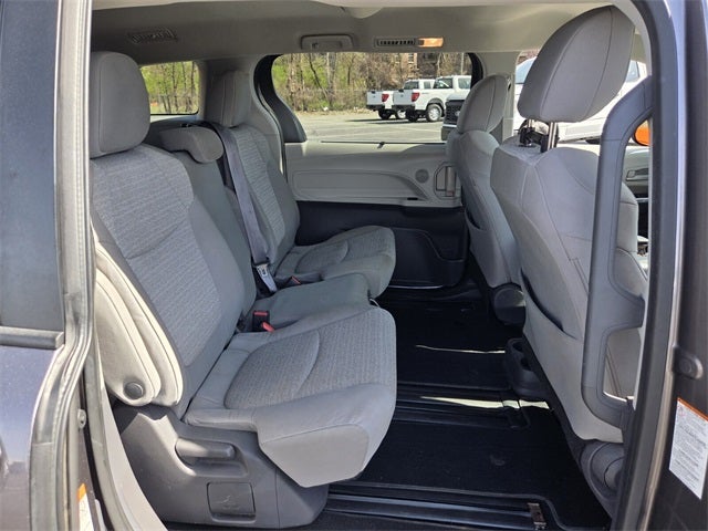 2021 Toyota Sienna LE 8 Passenger