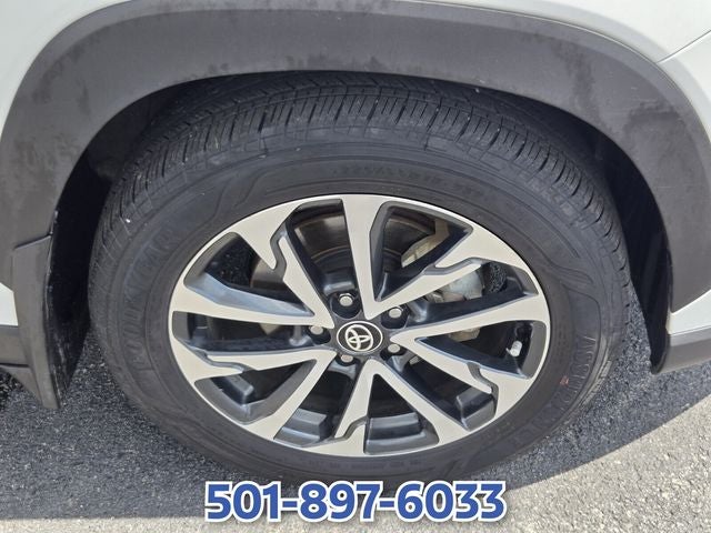 2024 Toyota Corolla Cross XLE