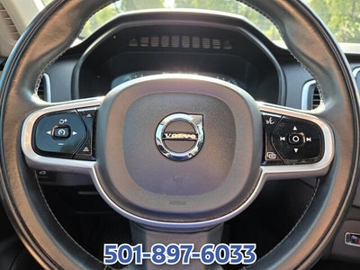 2022 Volvo XC90 T5 Momentum