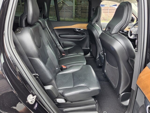 2022 Volvo XC90 T5 Momentum