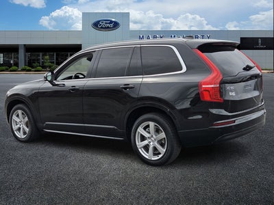 2022 Volvo XC90 T5 Momentum