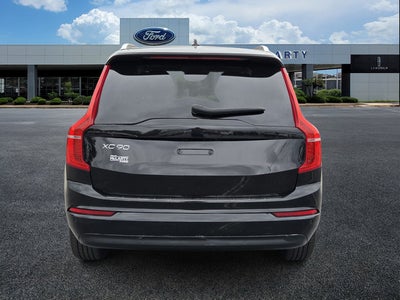 2022 Volvo XC90 T5 Momentum