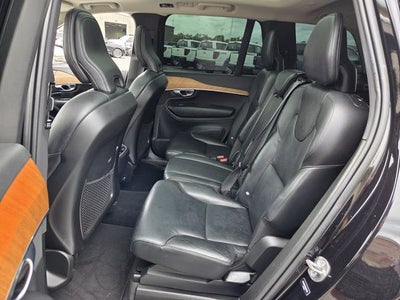 2022 Volvo XC90 T5 Momentum
