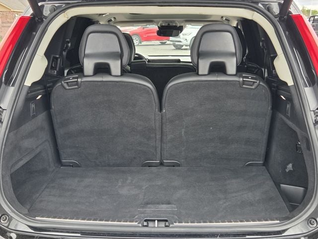 2022 Volvo XC90 T5 Momentum