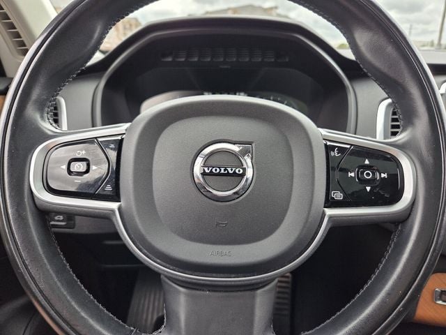 2022 Volvo XC90 T5 Momentum