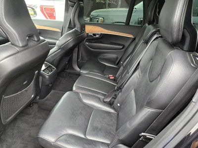 2022 Volvo XC90 T5 Momentum