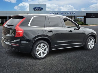 2022 Volvo XC90 T5 Momentum